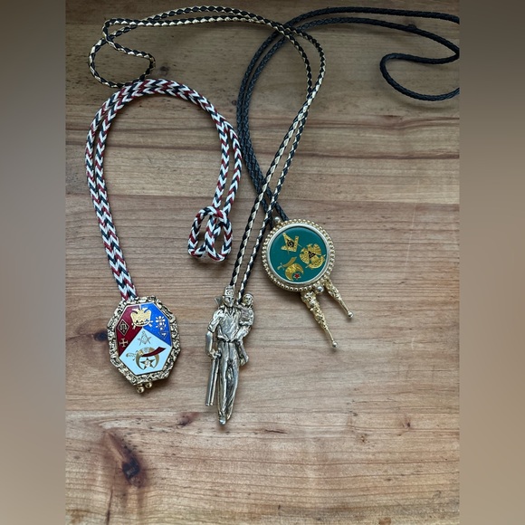 Vintage Bolo Ties, Free Mason Metal Shriners, Masonic, Selling All 3 As A Set. - Picture 12 of 12
